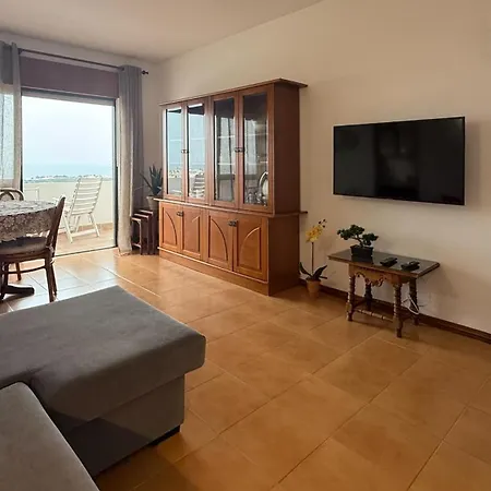 T2 Miramar, Pateo