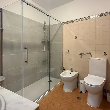 T2 Miramar, Pateo Apartment *