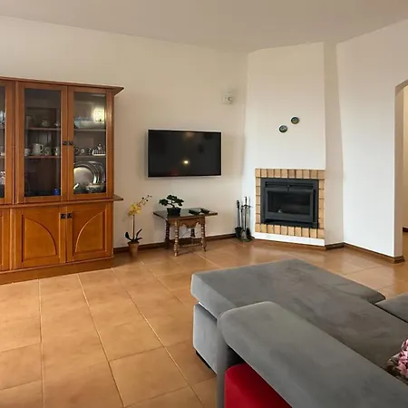 Apartment T2 Miramar, Pateo *