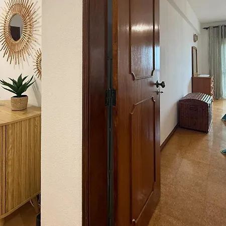 T2 Miramar, Pateo Apartment *